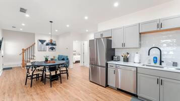 House | 3 bilik tidur, seterika/papan seterika, Internet