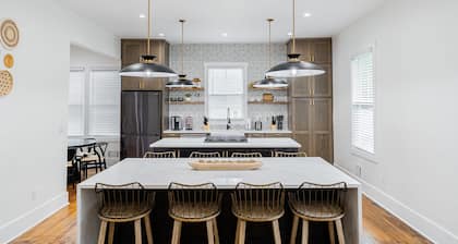 Beautiful Home Located In Historic Norcross