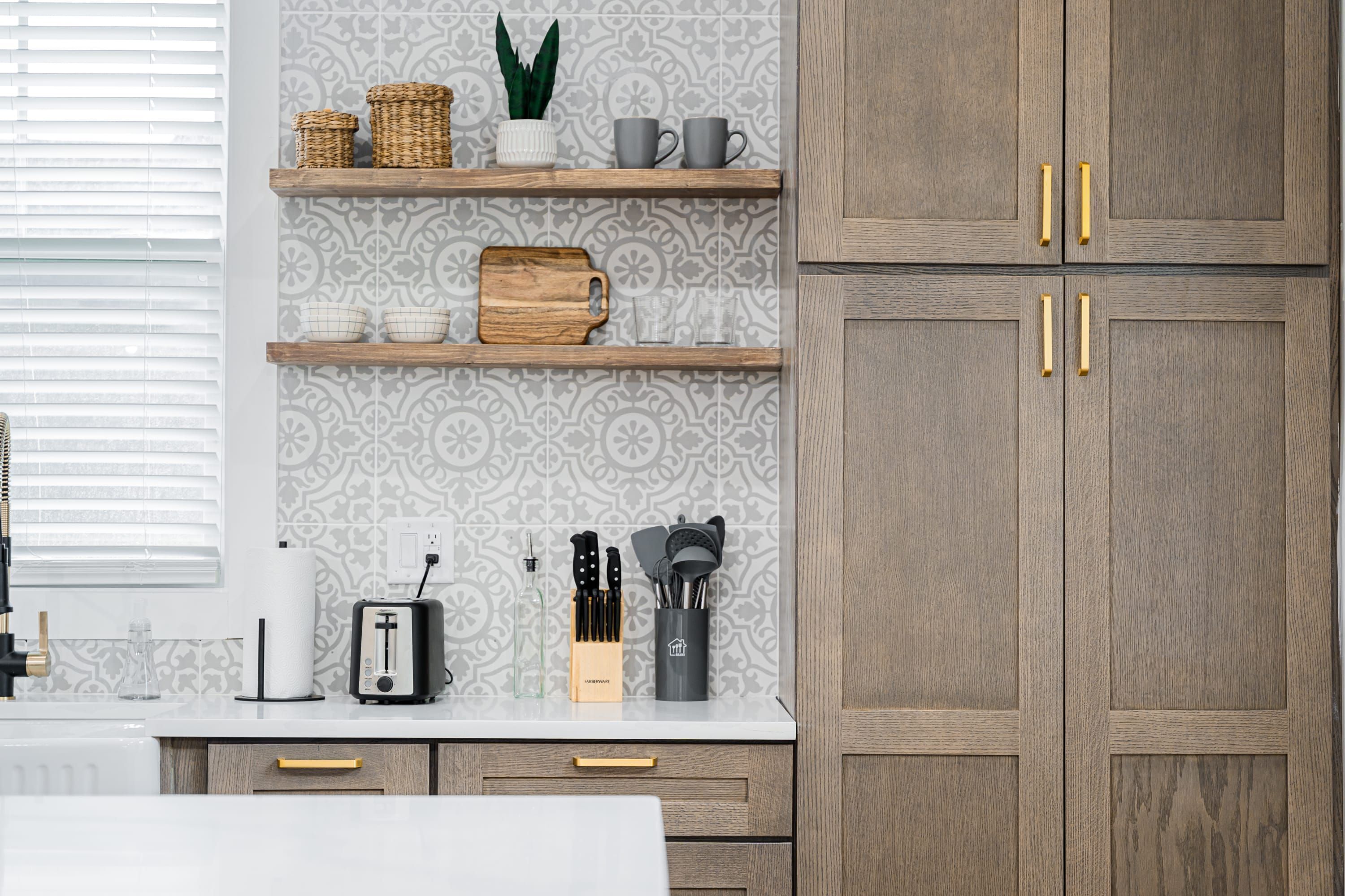 House | 5 bedrooms, iron/ironing board, Internet