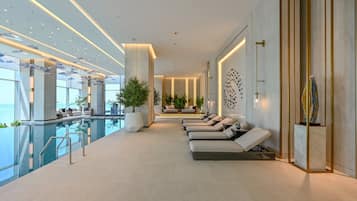 Piscine couverte, piscine extérieure