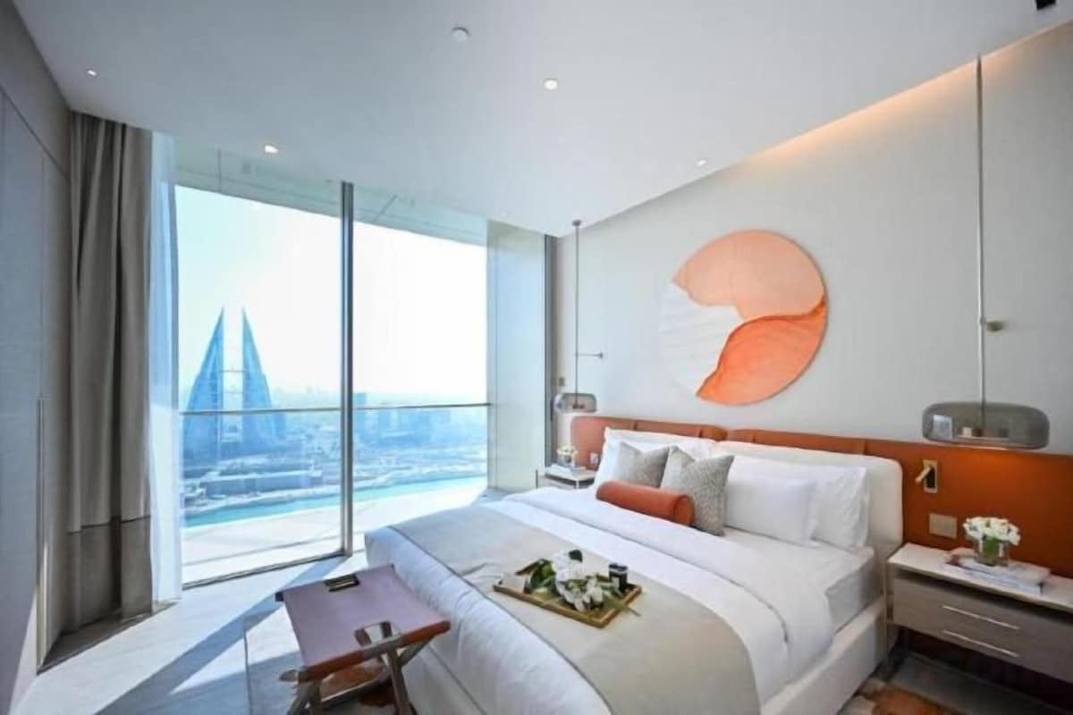 Panoramic Bay View Suite-King Bed