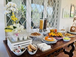Desayuno bufé gratuito y diario