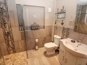 Shower - Garden View (Pembroke)