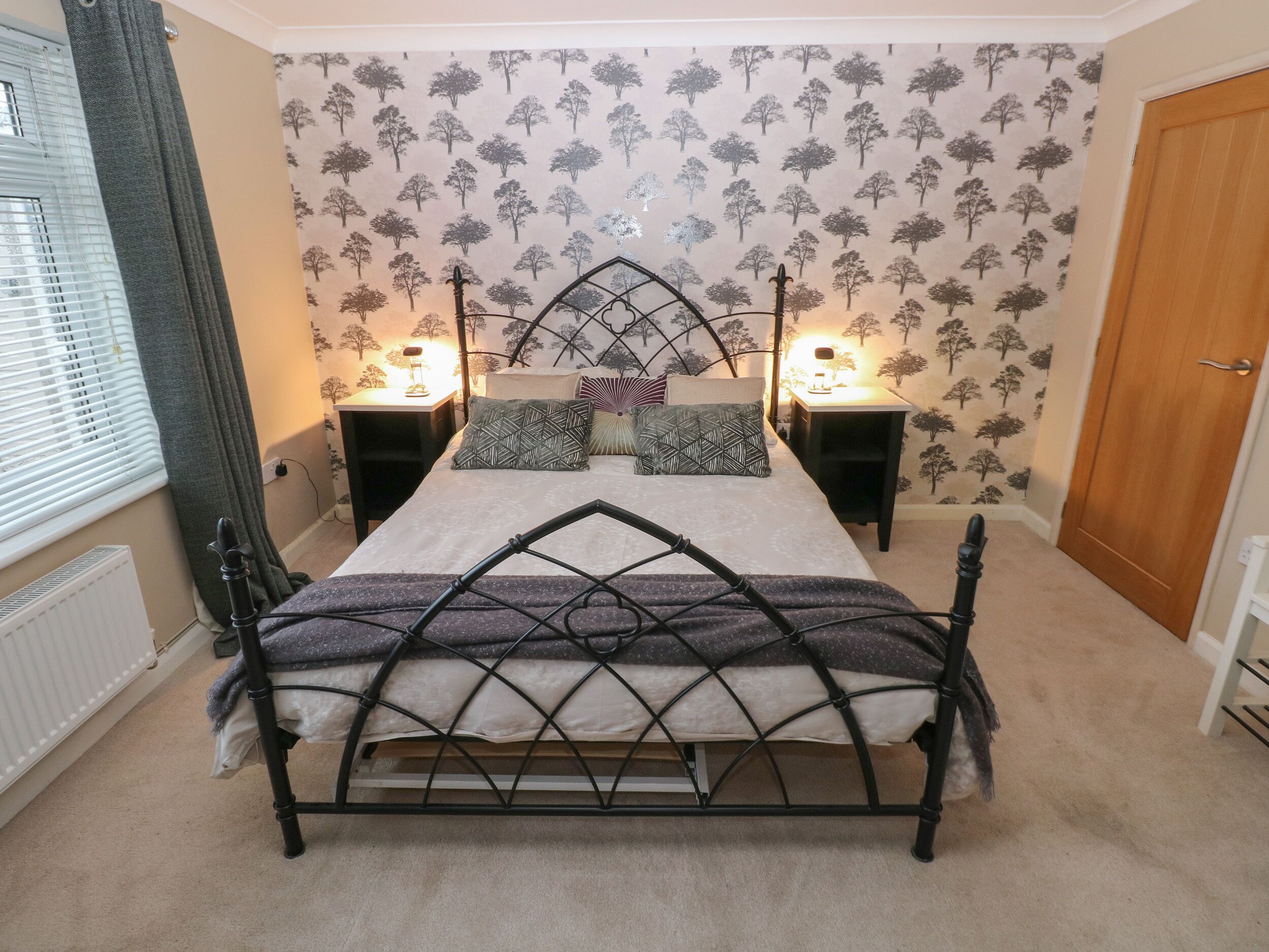 1 bedroom, individually decorated, individually furnished, free WiFi