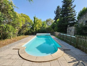 Outdoor pool - Spacieuse Maison Familiale Avec Piscine aux Portes de la Provence (Saint-Paul-Trois-Châteaux)