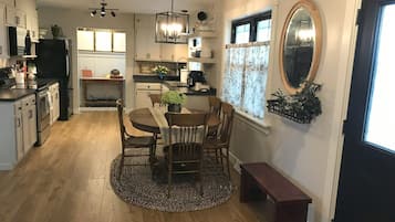 Micro-ondes, four, plaque de cuisson, lave-vaisselle