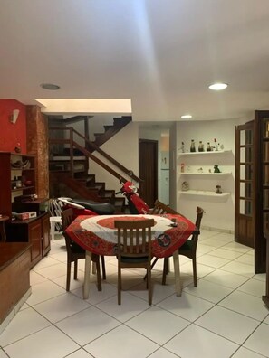Interior - Casa Ampla em Garatucaia (Garatucaia Angra dos Reis)