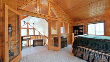 Cabin, nhiều giường, lò sưởi | 4 phòng ngủ, truy cập Internet không dây miễn phí, bộ trải giường