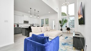 Unclassified image, 3 of 26, button - 2 Homes•Sleeps 18•Near Downtown•Foosball•SmartTvs (Houston)