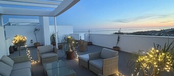 Amazing Penthouse with Spacious Roof Top Terrace  