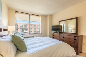 2 bedrooms, desk, iron/ironing board, travel cot
