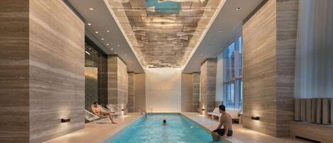 Piscine couverte, piscine chauffée