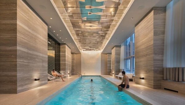 Piscine couverte, piscine chauffée