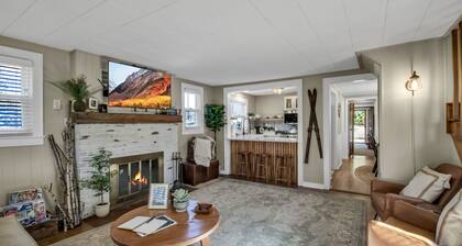 Fresh powder, walk to town! Pet friendly and guest fav.