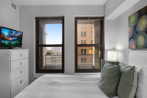 1 soverom, skrivebord, strykejern/-brett og wi-fi (inkludert)