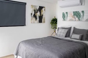 3 chambres, fer et planche à repasser, Wi-Fi, draps fournis