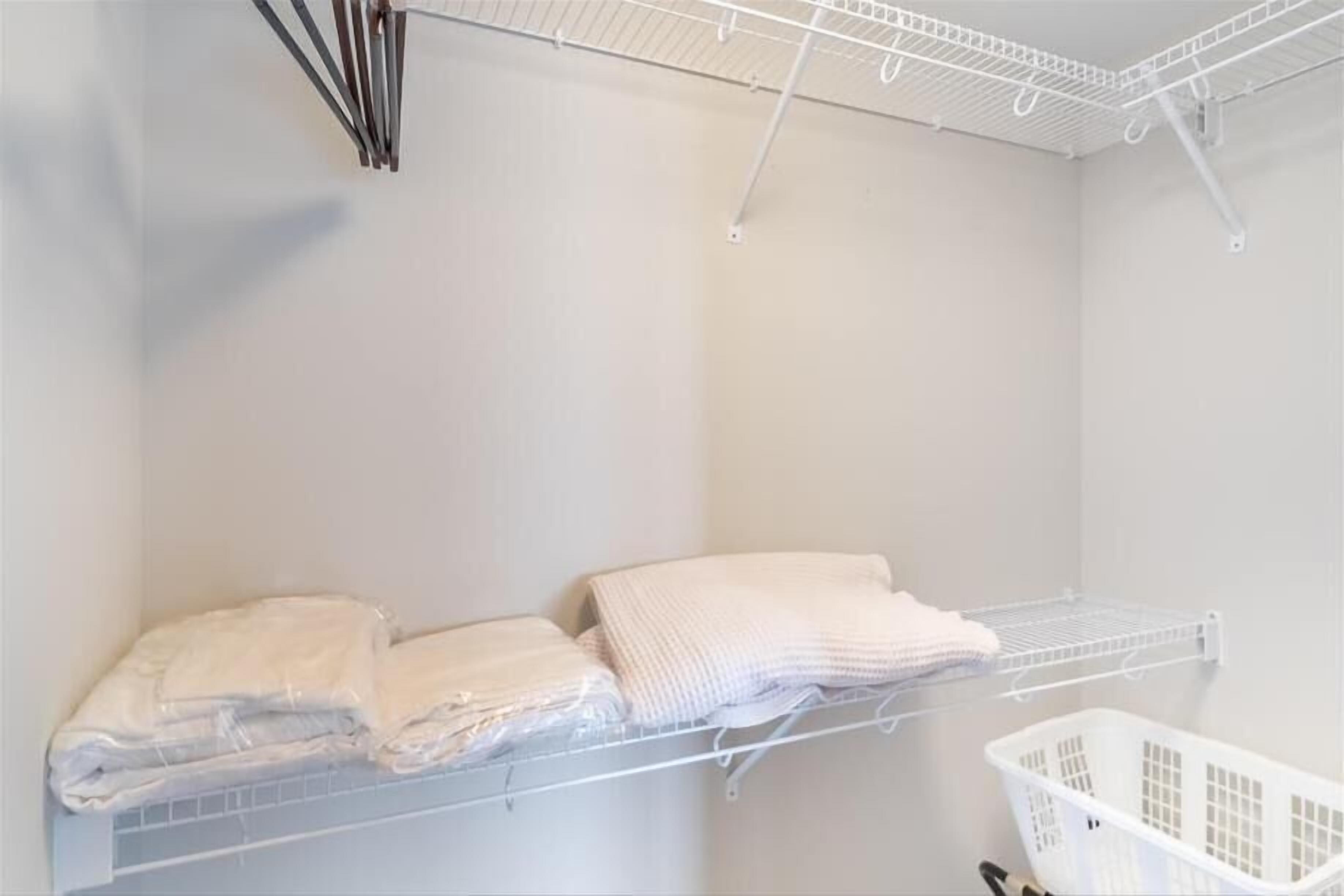 Pentagon City 2 BR | Steps from Whole Foods