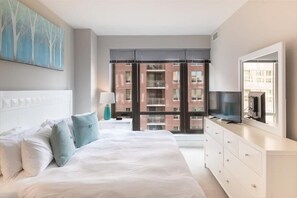 2 bedrooms, desk, iron/ironing board, free WiFi - Pentagon City 2 BR | Steps from Whole Foods (Arlington)