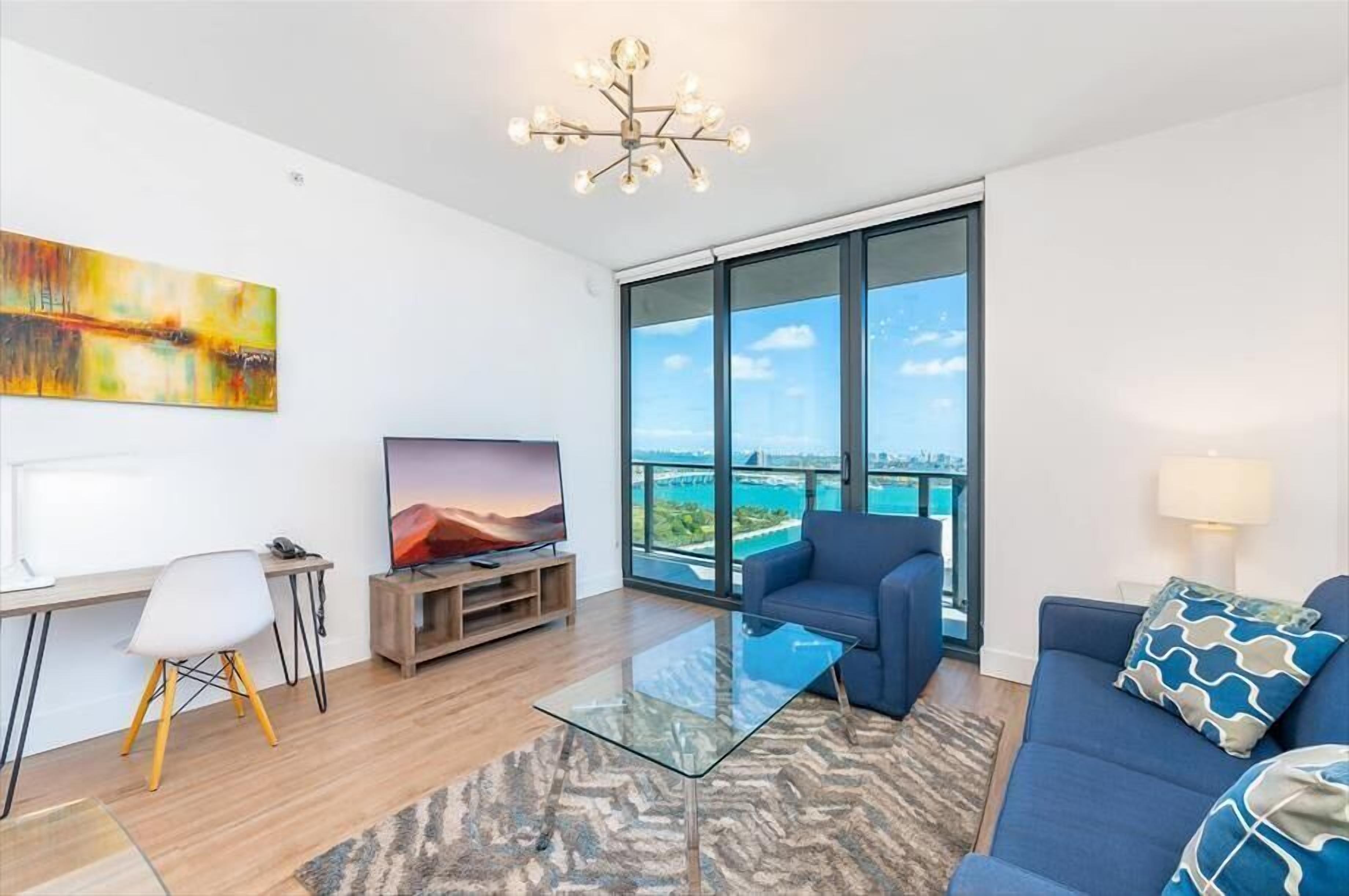 Pet friendly w/ Parks Nearby| Miami Worldcenter | nr Metro Mover