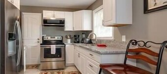 Downtown’s Queens (Pad 1 & 2) - 4BR + 2 Sofa Bed