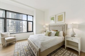 3 bedrooms, desk, iron/ironing board, free WiFi - at UN Plaza 3 BR city/water | Fitness Center + Pool (New York)