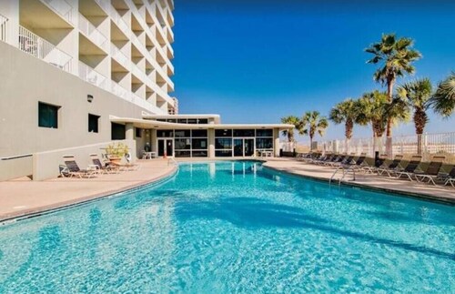 3 Bedroom/3 Bath: Beach Condo