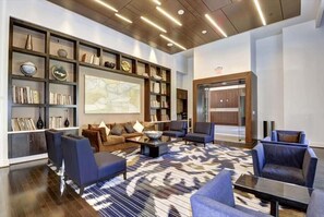 Lobby - National Landing 2 BR | Workspace + WiFi (Arlington)