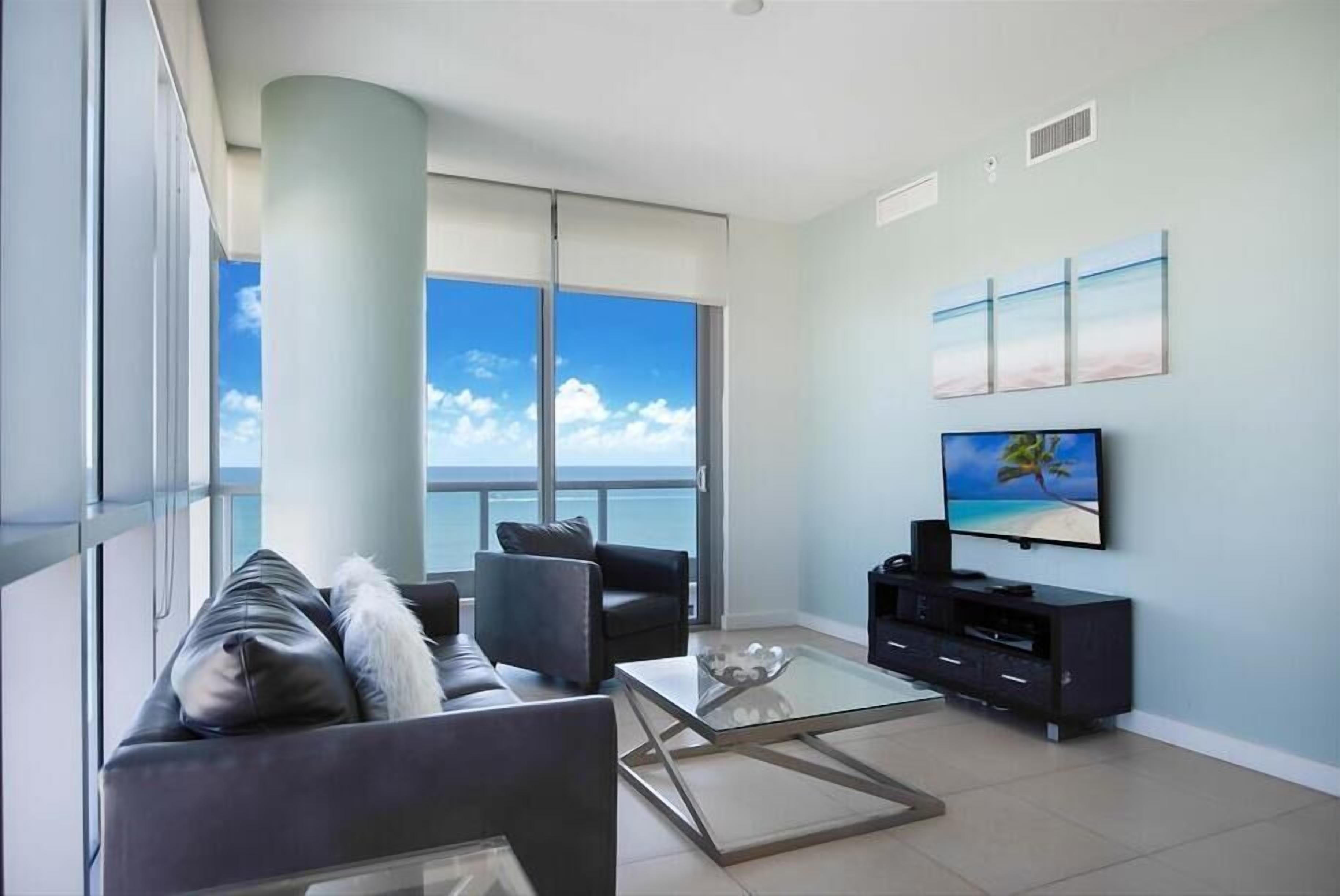 Bayside w/ Miami View | Parking Available | Free Beach Access