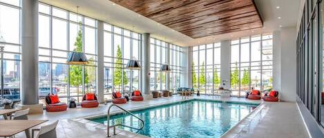 Innenpool, beheizter Pool