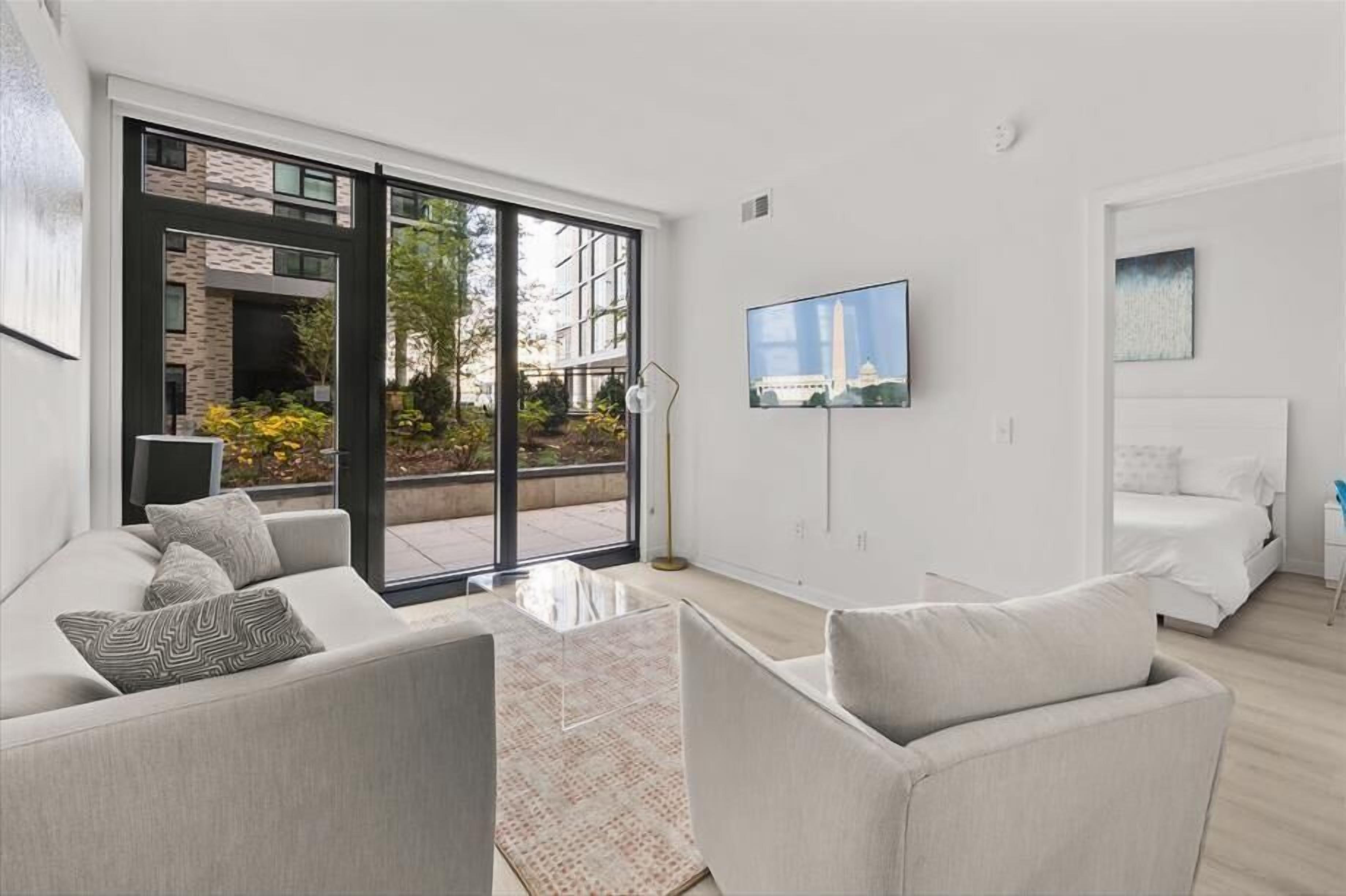 Mins from Metro Red Line | Pet-Friendly | Union Market Nearby