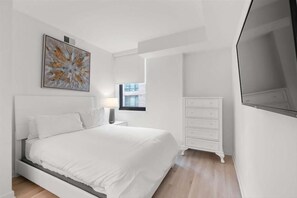 2 bedrooms, desk, iron/ironing board, travel cot - Upscale Pet-Friendly Retreat with Play Area | Steps from Capitol Hill | Minutes to Union Station (Washington)