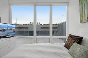 1 Schlafzimmer, Schreibtisch, BĂŒgeleisen/BĂŒgelbrett, kostenloses WLAN