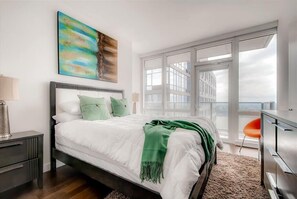 1 chambre, bureau, fer et planche à repasser, accès au Wi-Fi (inclus)