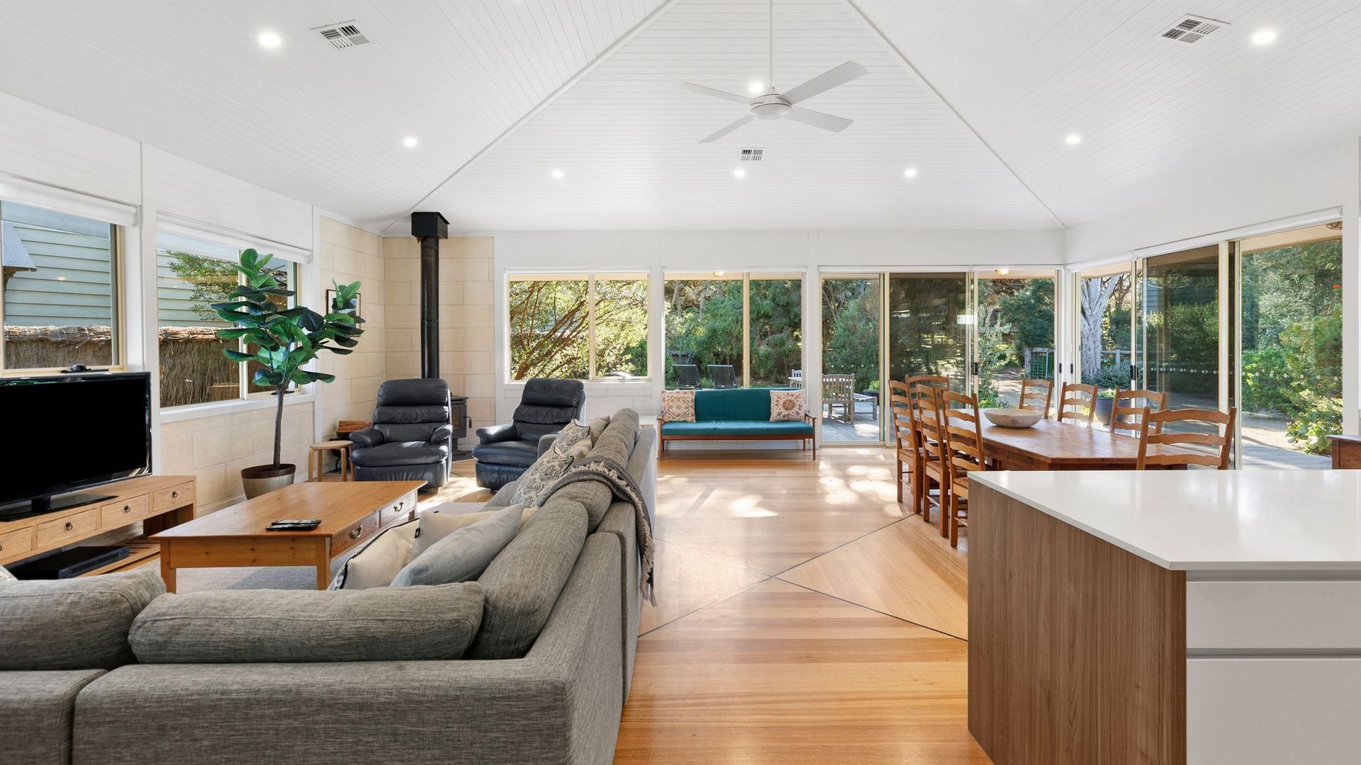 Fireplace, DVD player