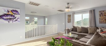 Golden Temple Getaway 5bd/2.5bth house with WiFi/Exercise Room Family Friendly