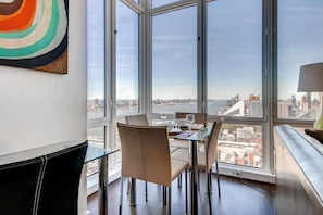 Dining - Midtown West 2 Deluxe BR Uptown/river views | High Speed Internet (New York)
