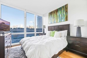 2 bedrooms, desk, iron/ironing board, travel cot - Midtown West 2 Deluxe BR Uptown/river views | High Speed Internet (New York)