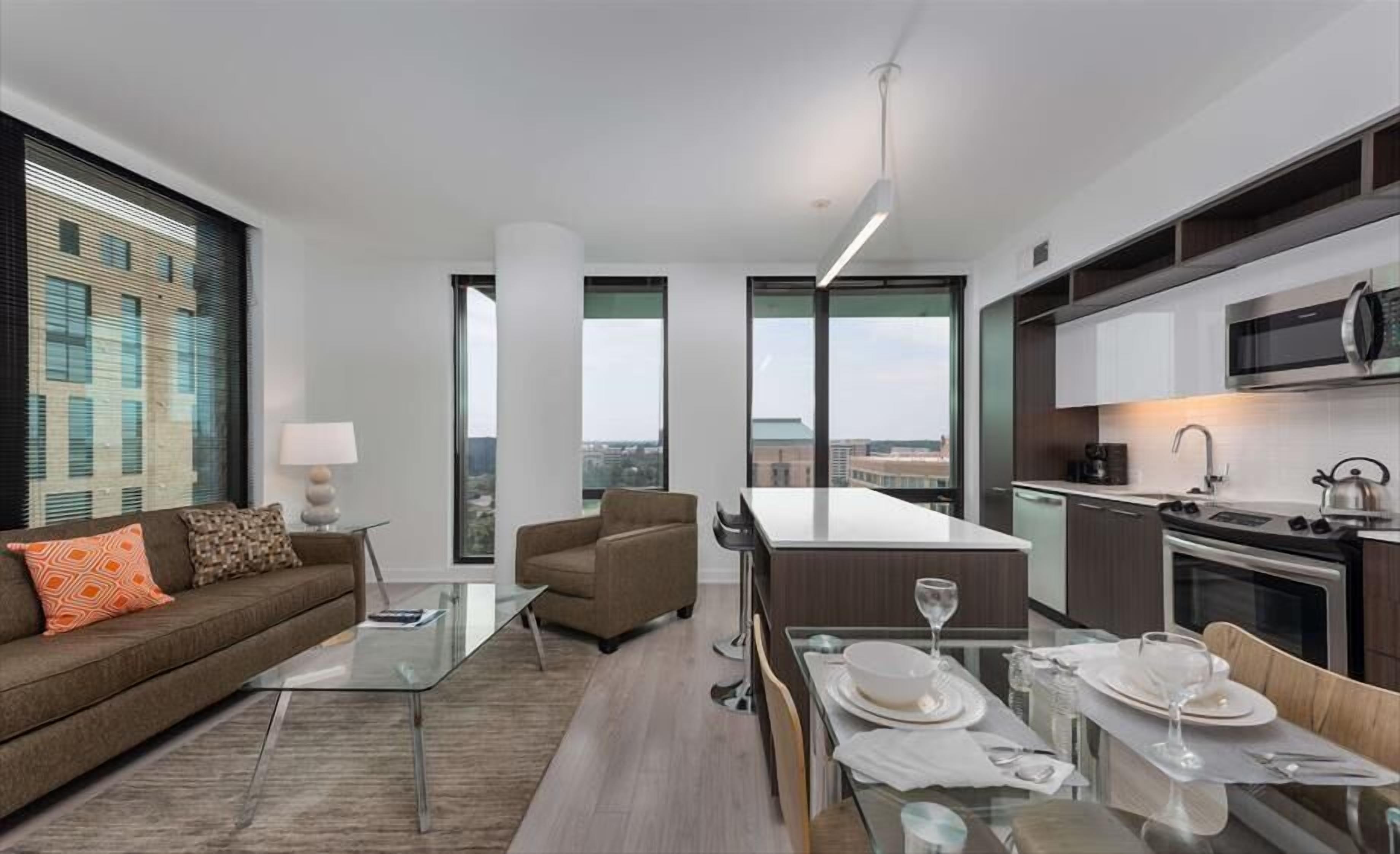 Dulles Airport & Home Depot nearby | Mins to DC