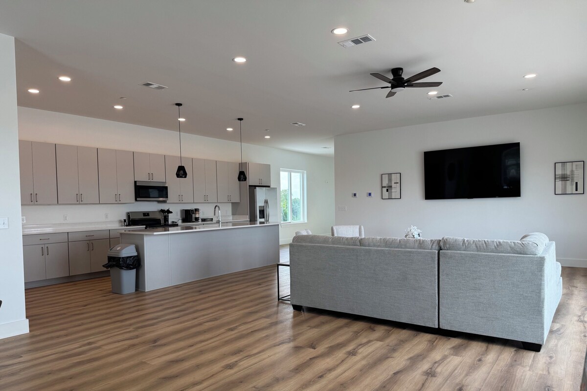 Luxury Condo, 3 Bedrooms, Bay View, Poolside | Living area | 65-inch flat-screen TV with digital channels
