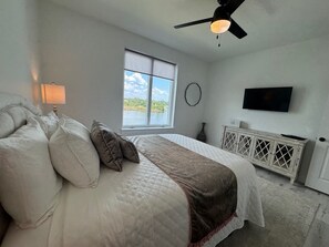 Individually decorated, individually furnished, free WiFi, bed sheets - Handsboro Pointe Condo & Suites (Gulfport)