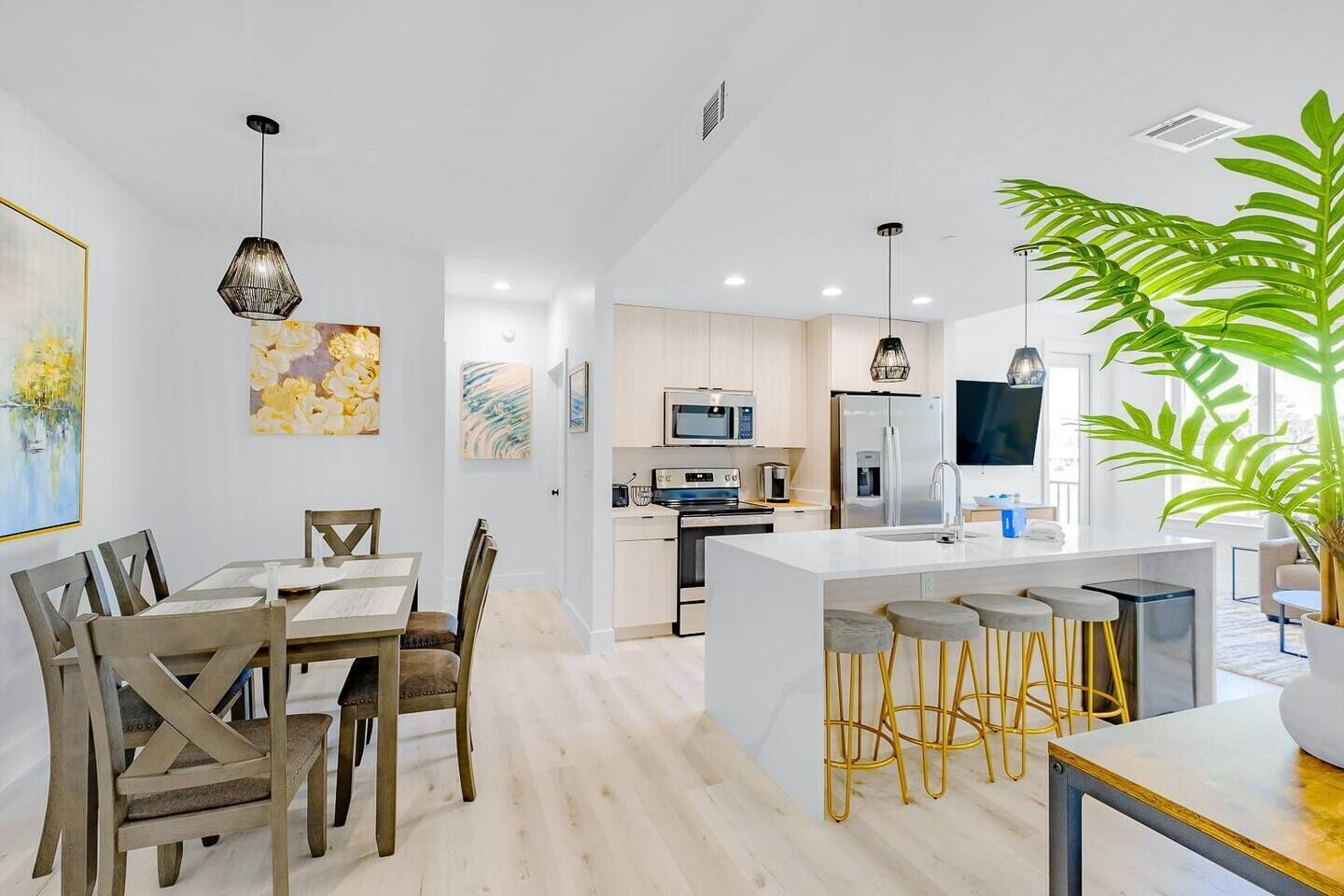 Luxury-Apartment, 2 Schlafzimmer, Poolzugang | Eigene Küche | Großer Kühlschrank, Mikrowelle, Ofen, Herdplatte