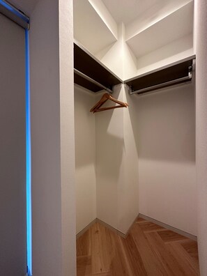 1 dormitorio y espacio para trabajar con un portátil