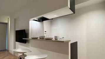 Fridge, microwave, stovetop, electric kettle