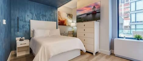 Iron/ironing board, free WiFi, bed sheets