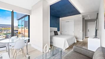 Bügeleisen/Bügelbrett, kostenloses WLAN, Bettwäsche