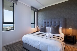 2 bedrooms, iron/ironing board, Internet, bed sheets - 2 Bed Apartment - Pool and Sauna - Gym - Aircon (Umhlanga)