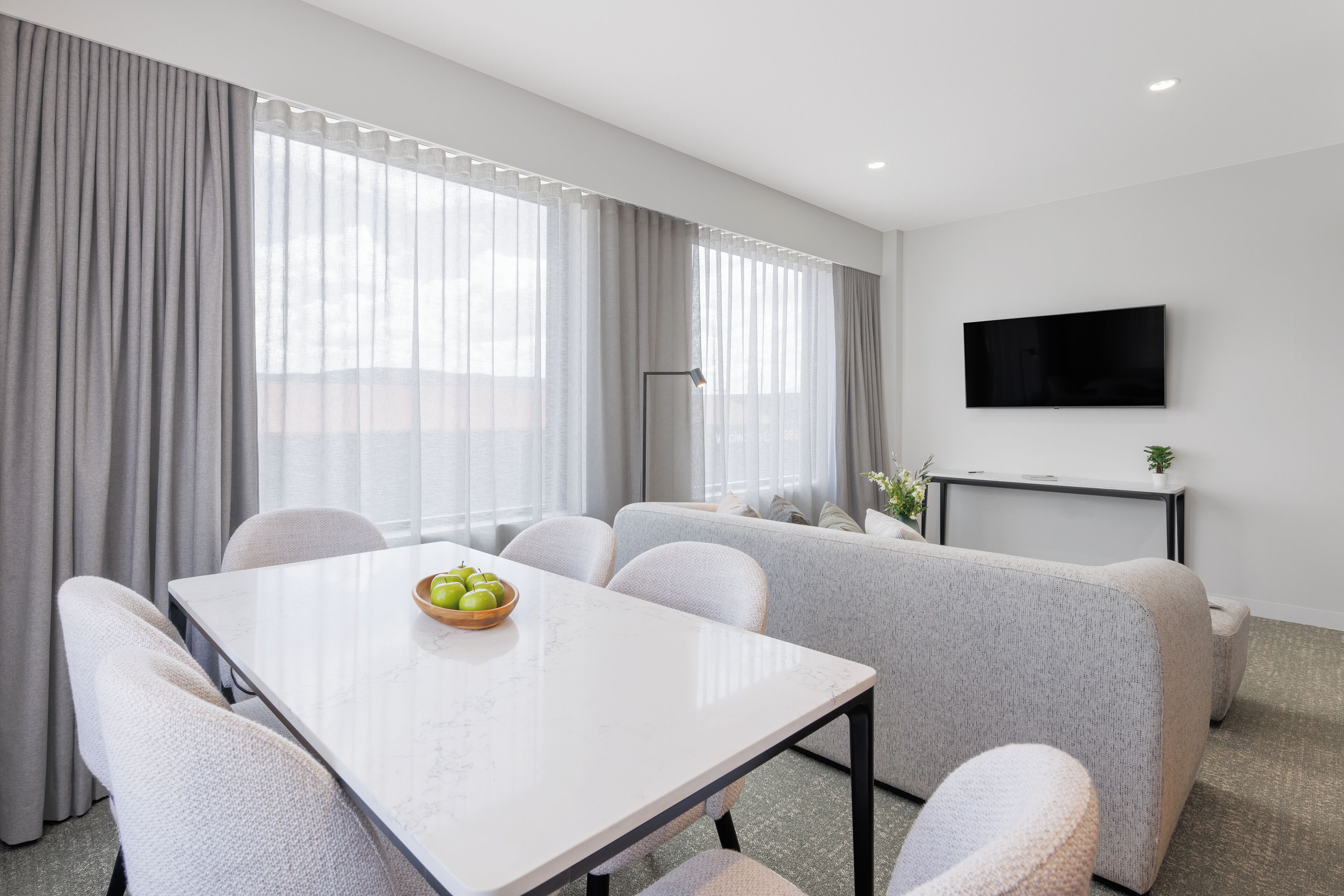 Premium bedding, in-room safe, desk, laptop workspace
