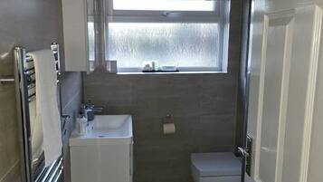 Hårtørrer, håndklæder, Sæbe, Shampoo