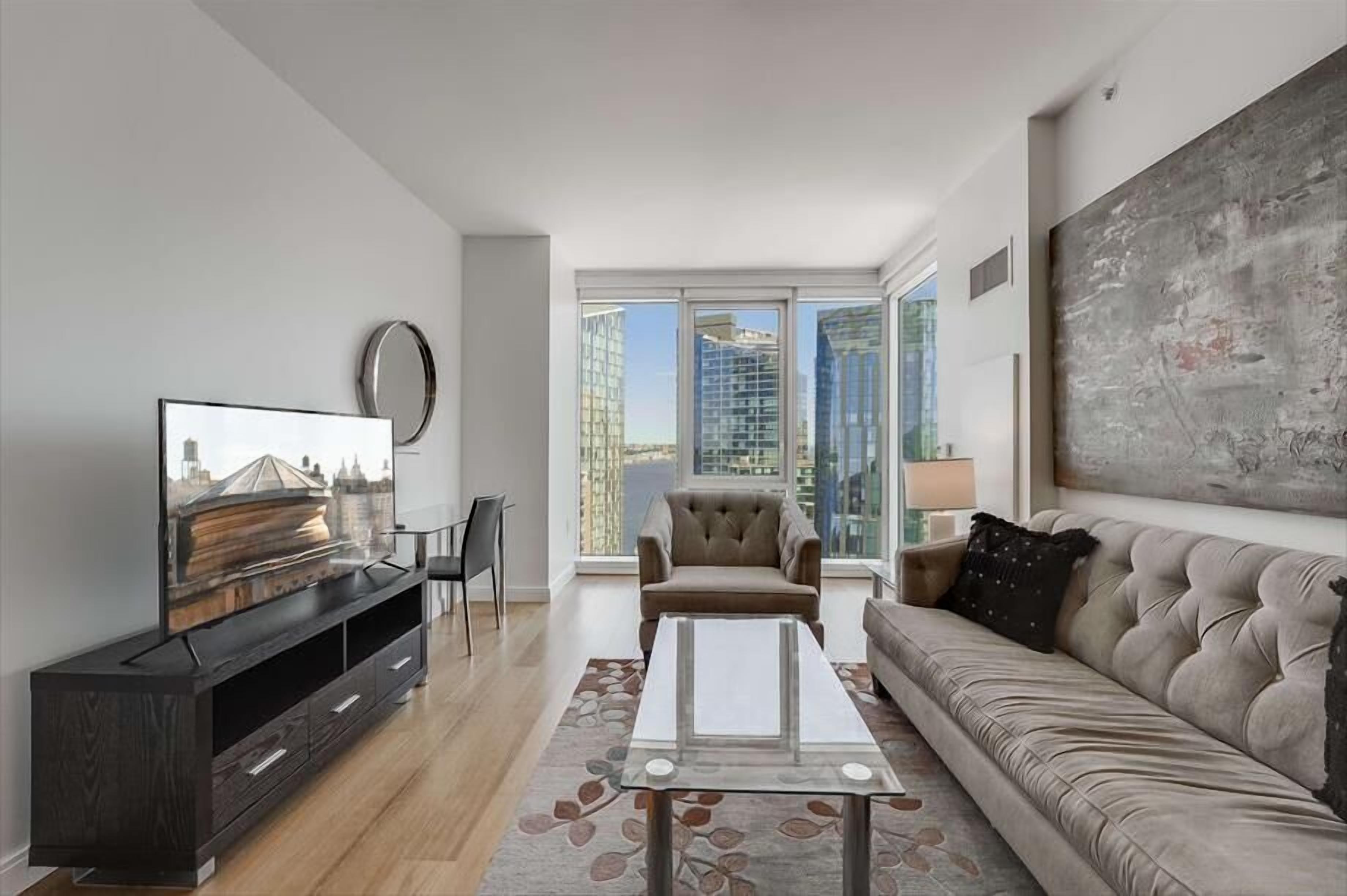 West Side 2 BR | Washer/Dryer | Doorman