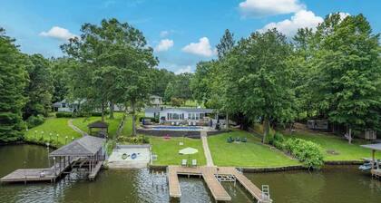 Pool, Hot tub, Kayaks, Mini Golf, + Boat Slip